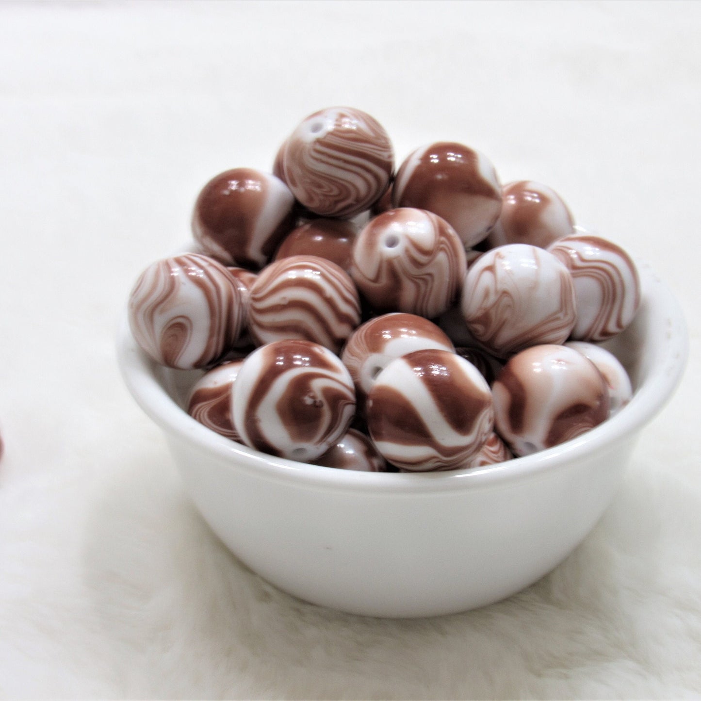 New 20mm Brown and White Marble Look Bubblegum Beads, Imitation Marble Beads, Chunky Bi Color Beads