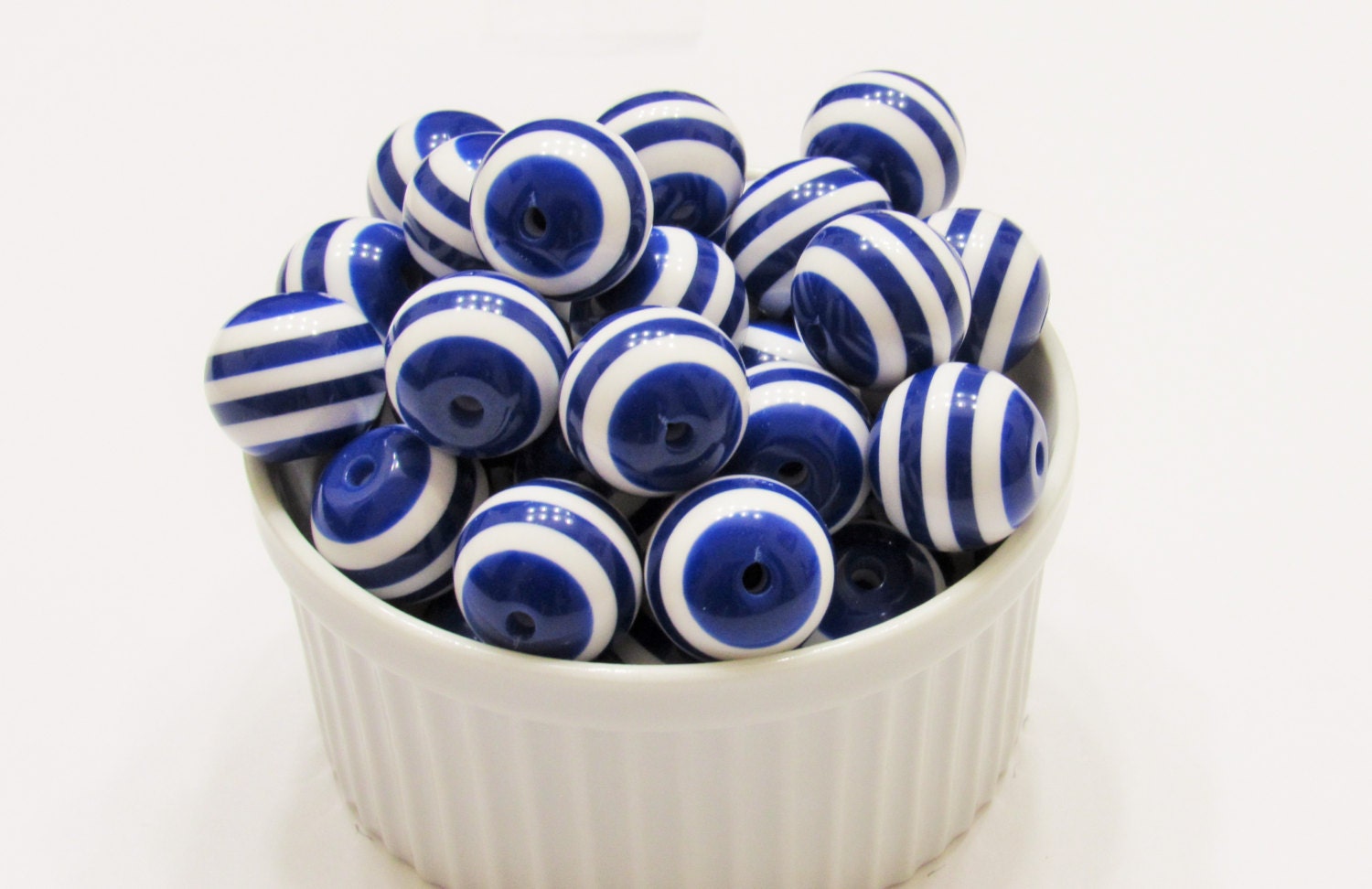 Chunky 20mm Dark Blue And White Striped Bubblegum beads, Chunky Bubblegum Beads, Chunky Beads,  Gum Ball Beads, Chunky Necklace Supply Bead,